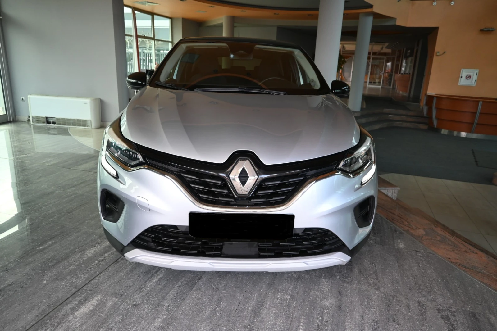 Renault Captur 1.3 Mild Hybrid Intense, снимка 2 - Автомобили и джипове - 55394070