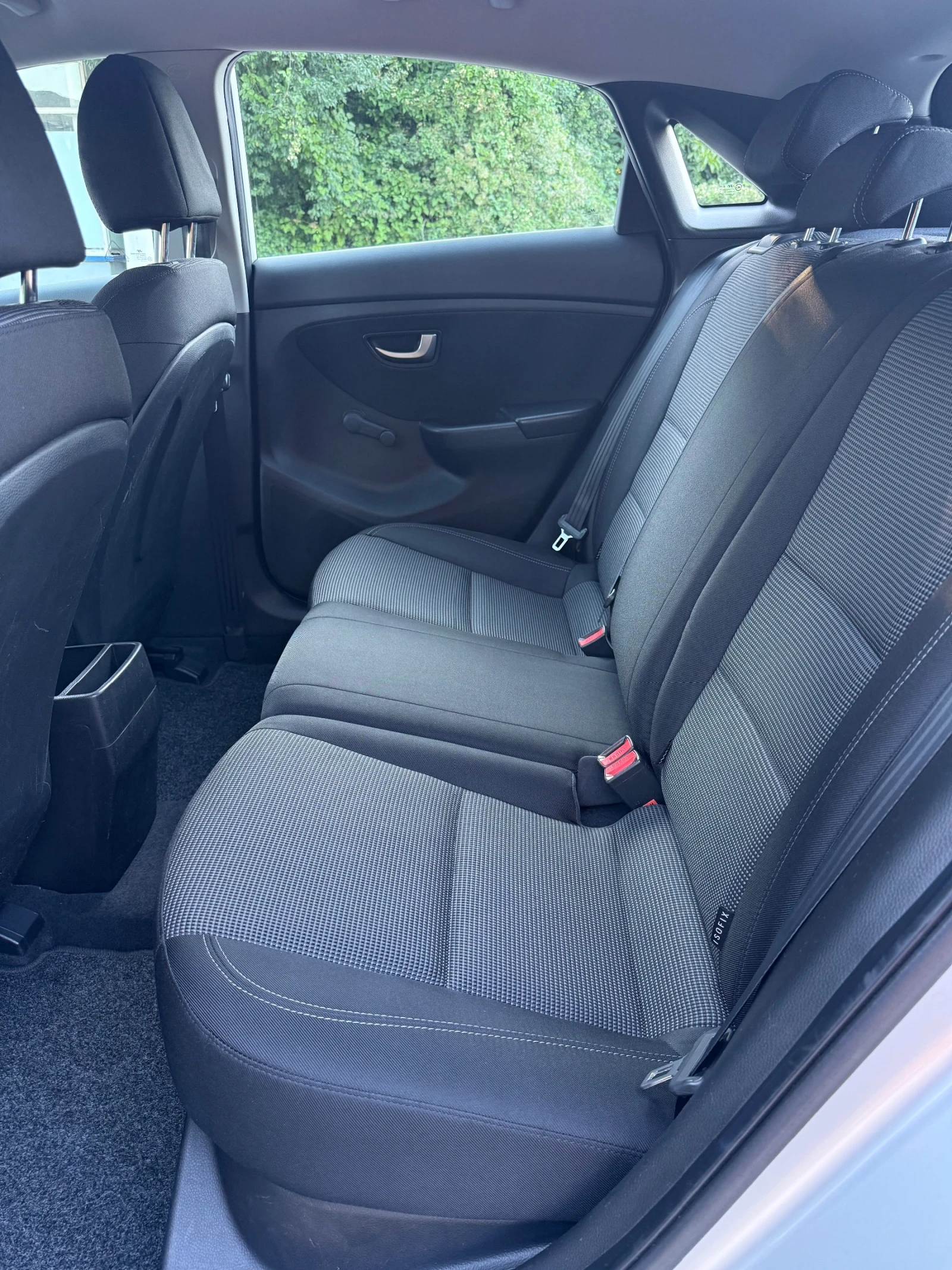 Hyundai I30 1.4CRDI* 90кс* 6 СКОРОСТИ* LED, снимка 11 - Автомобили и джипове - 55466845
