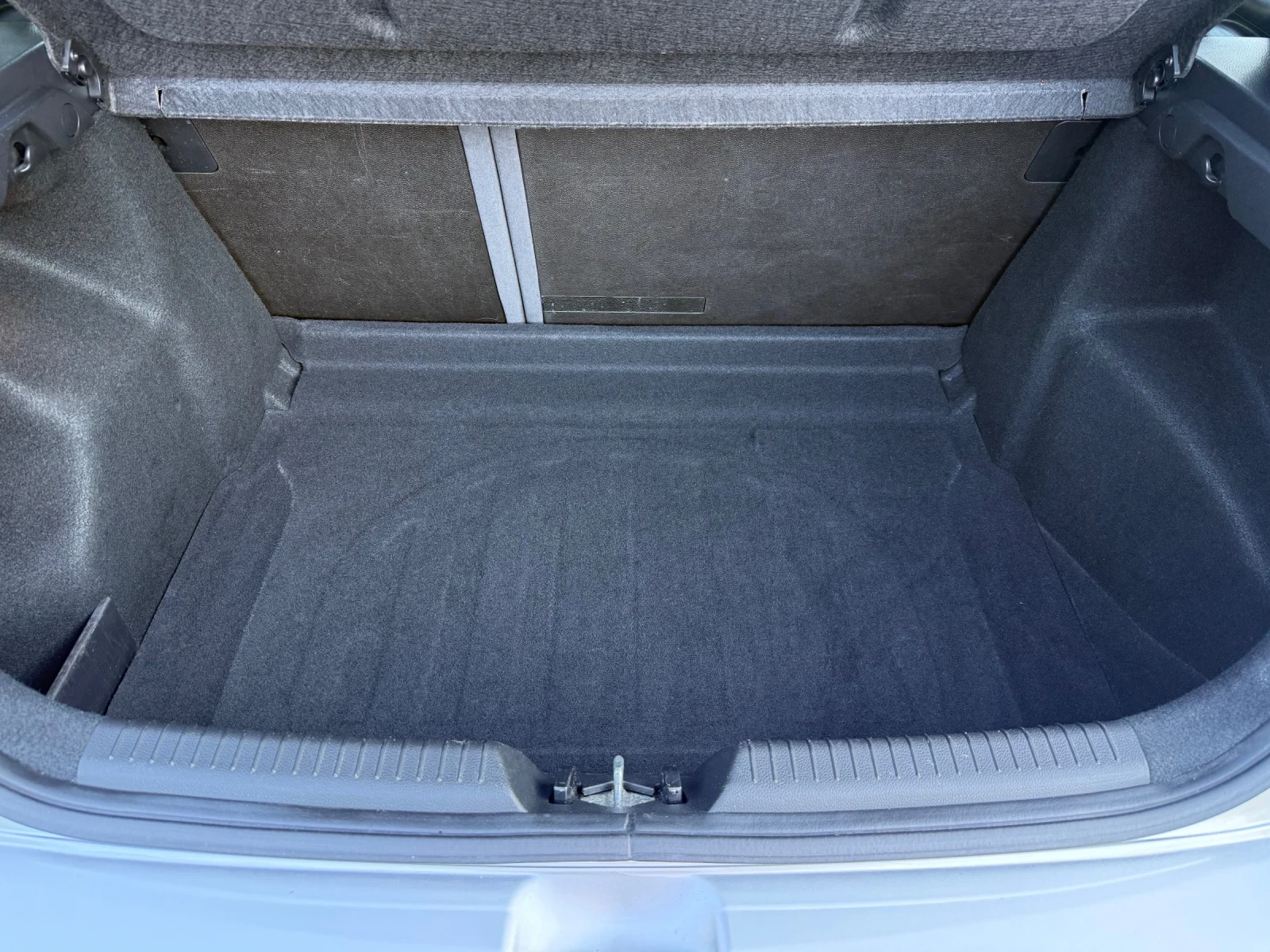 Hyundai I30 1.4CRDI* 90кс* 6 СКОРОСТИ* LED, снимка 14 - Автомобили и джипове - 55466845