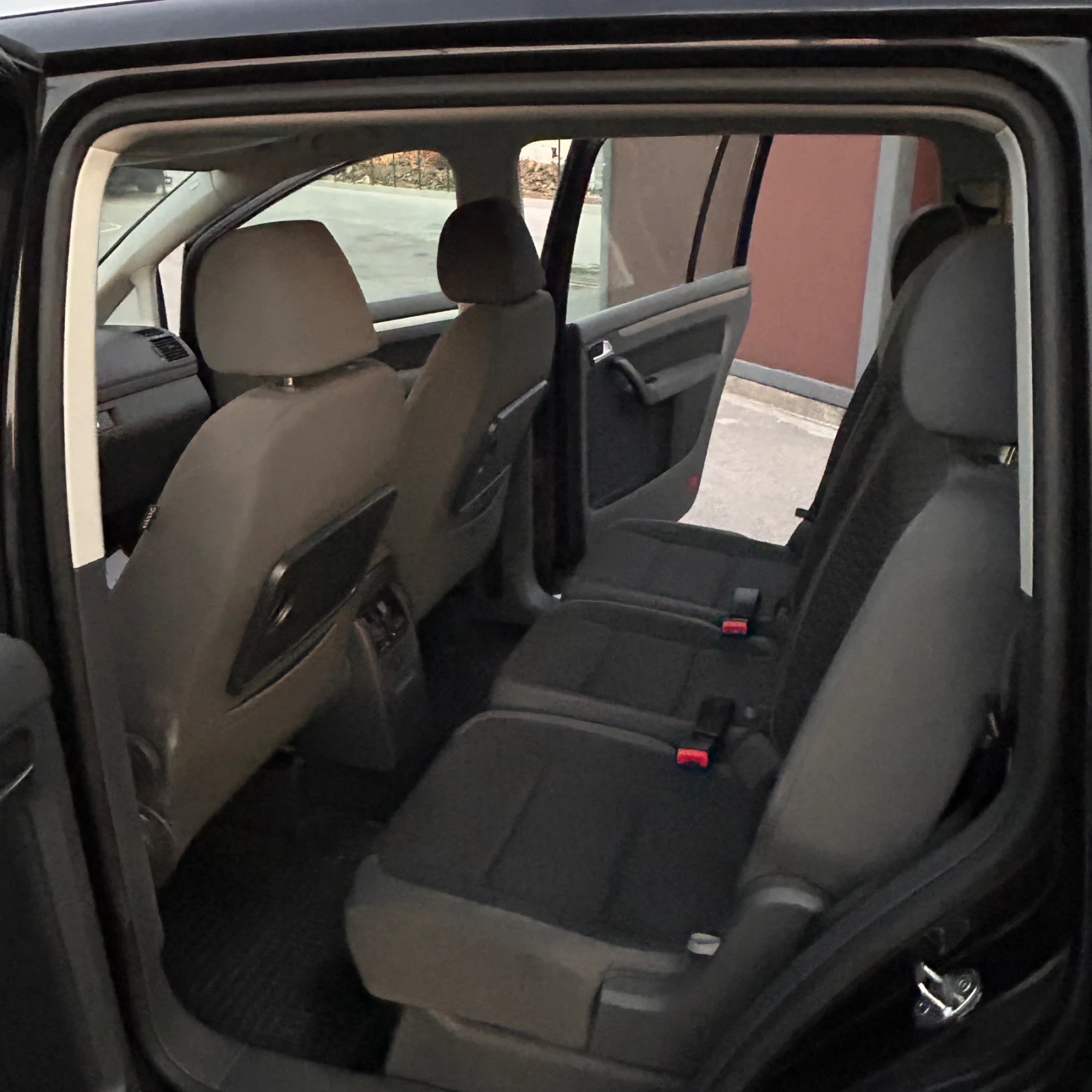 VW Touran 1.9Tdi 105кс, снимка 14 - Автомобили и джипове - 55646265