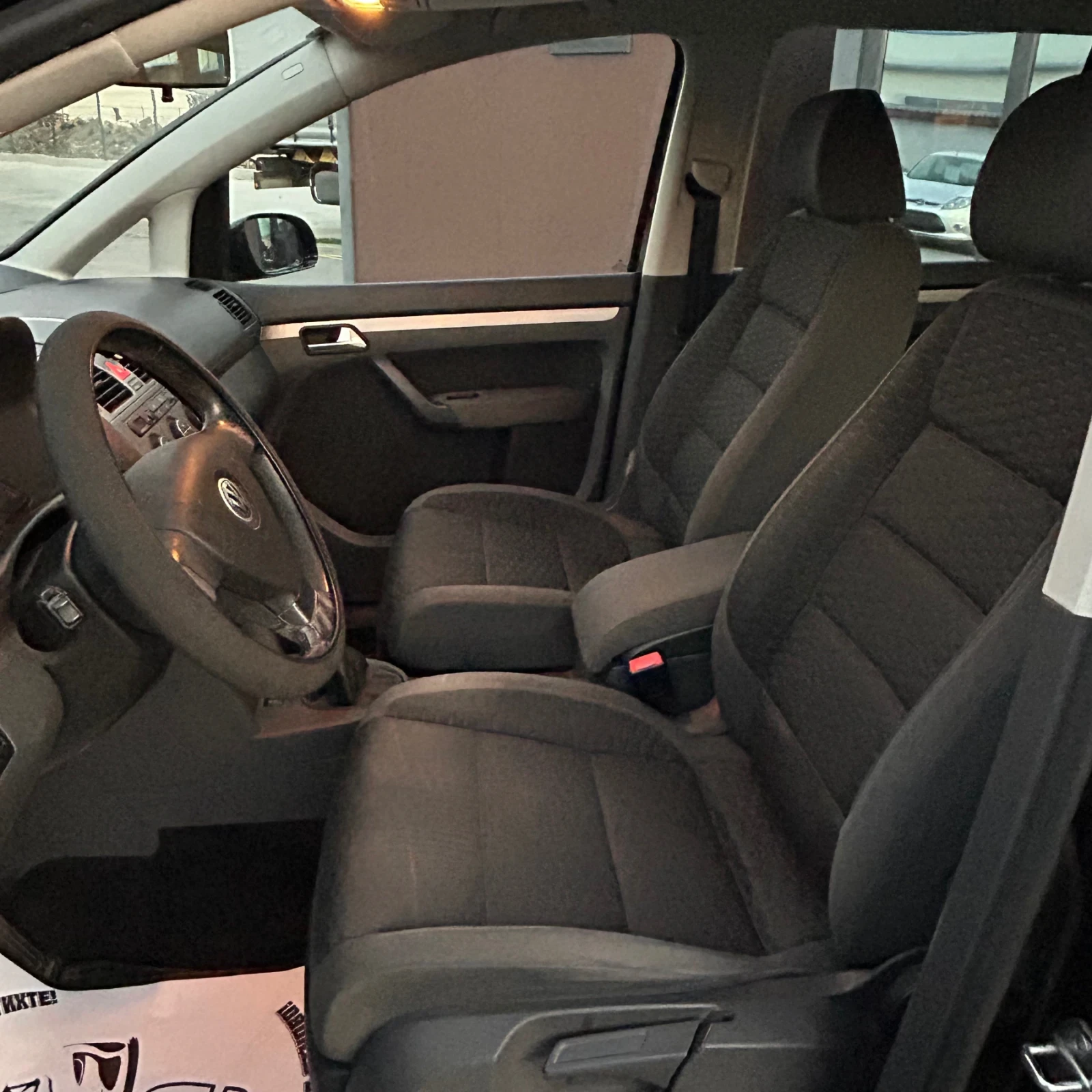 VW Touran 1.9Tdi 105кс, снимка 13 - Автомобили и джипове - 55646265