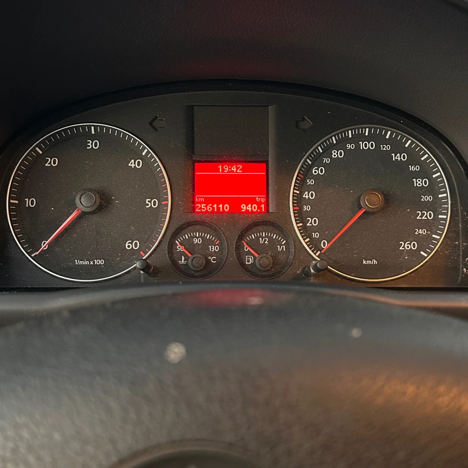 VW Touran 1.9Tdi 105кс, снимка 10 - Автомобили и джипове - 55646265