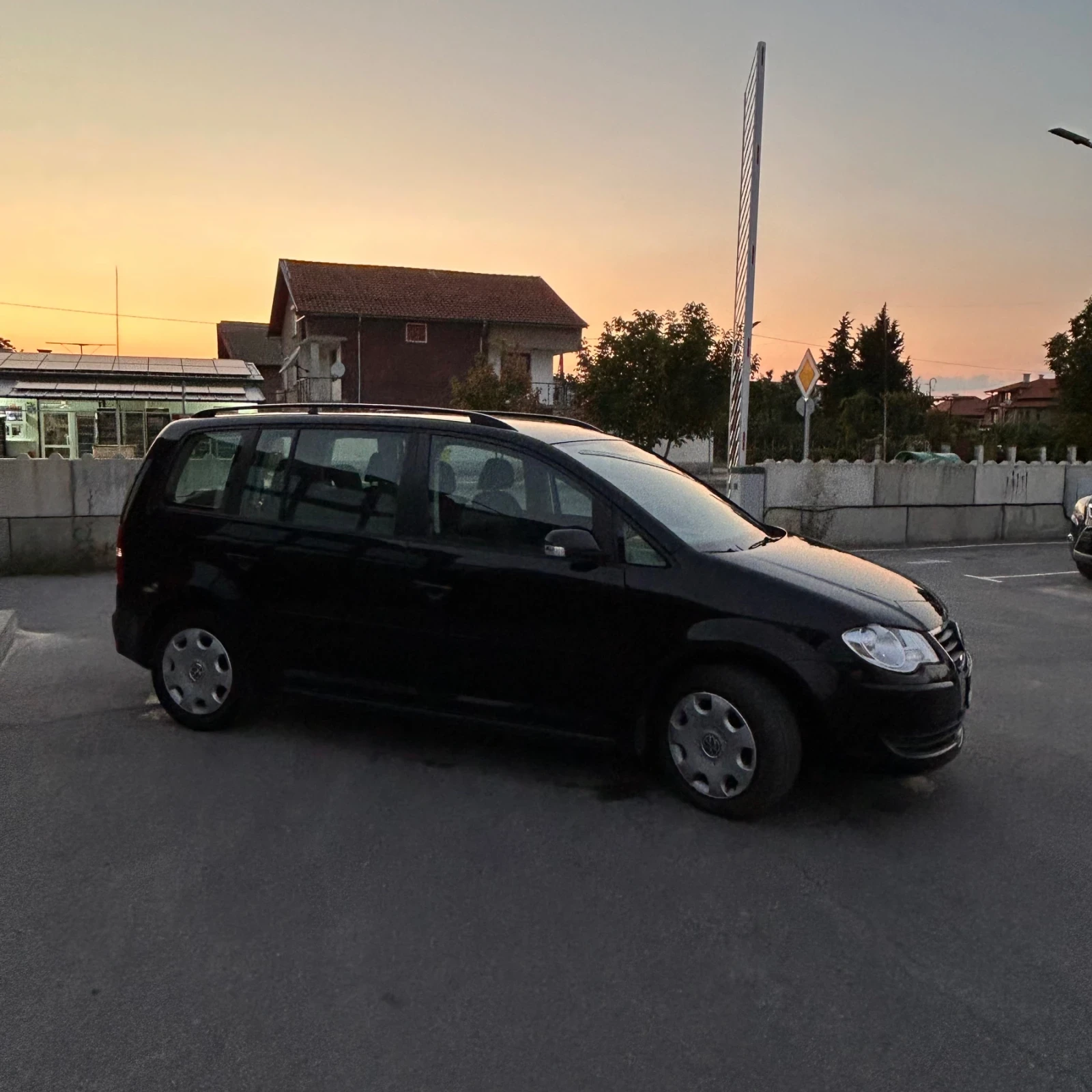 VW Touran 1.9Tdi 105кс, снимка 7 - Автомобили и джипове - 55646265