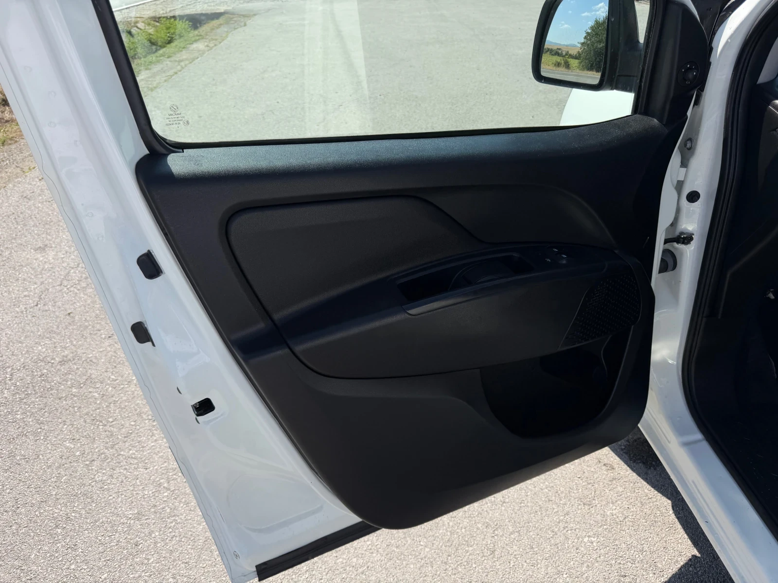Fiat Doblo 1.6 mjt, снимка 8 - Автомобили и джипове - 55707319