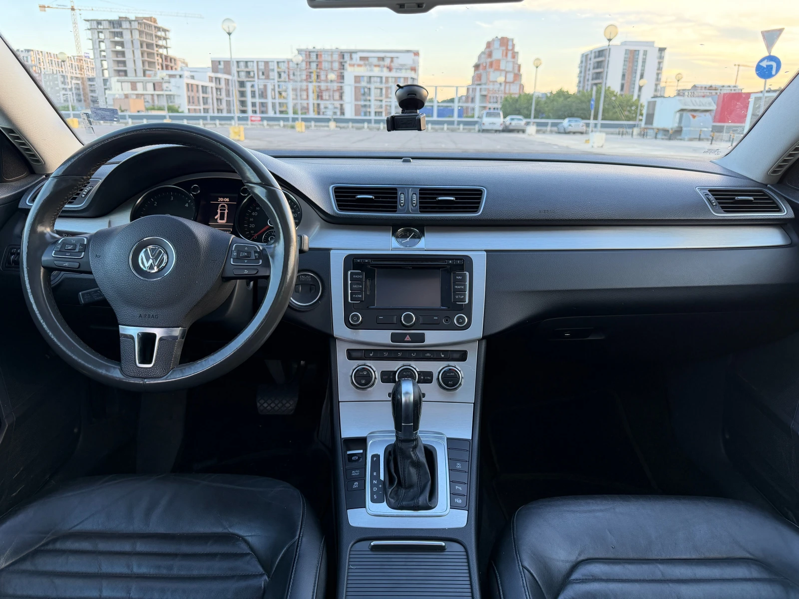 VW Passat 2.0TDI, снимка 12 - Автомобили и джипове - 56085983