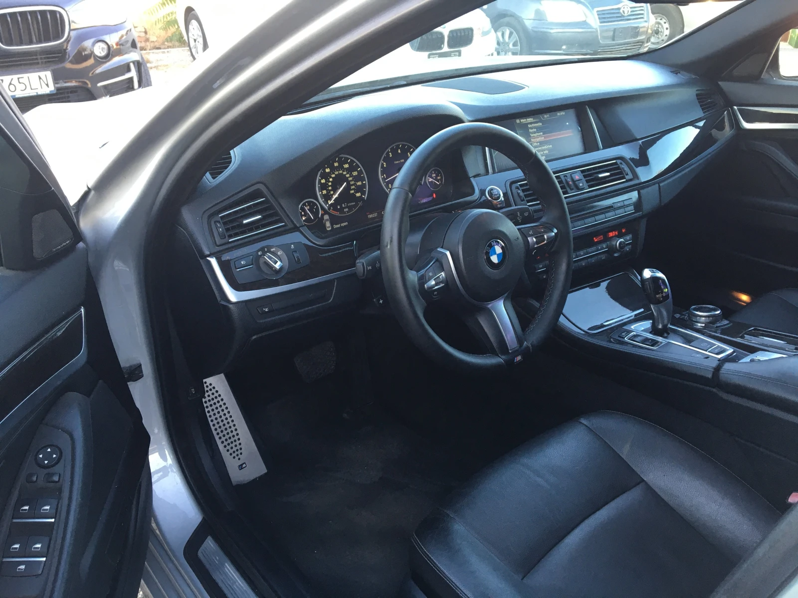 BMW 535 3.0i 306k.c. M-пакет, снимка 8 - Автомобили и джипове - 56313159