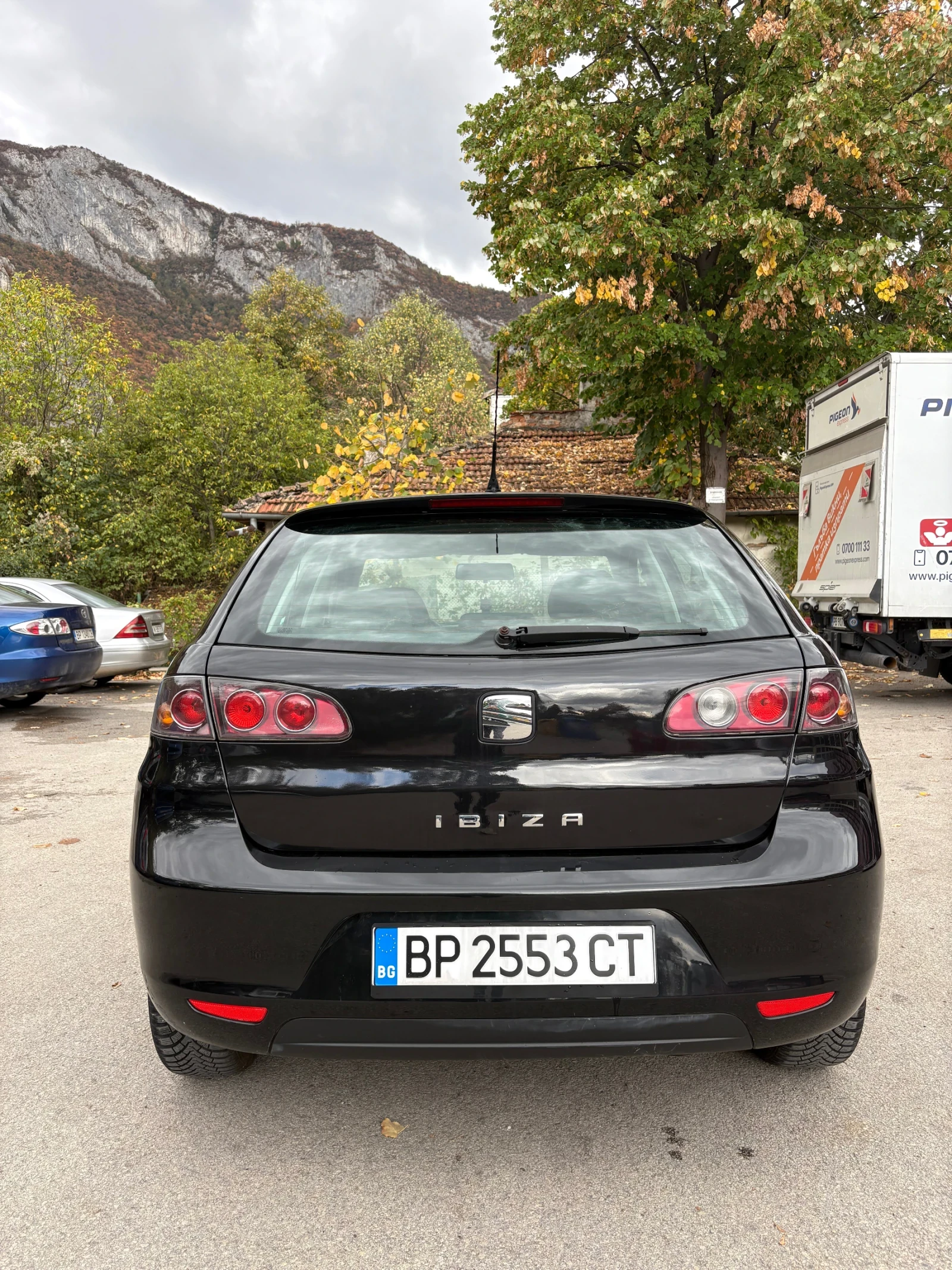 Seat Ibiza 1.4, снимка 3 - Автомобили и джипове - 56542891