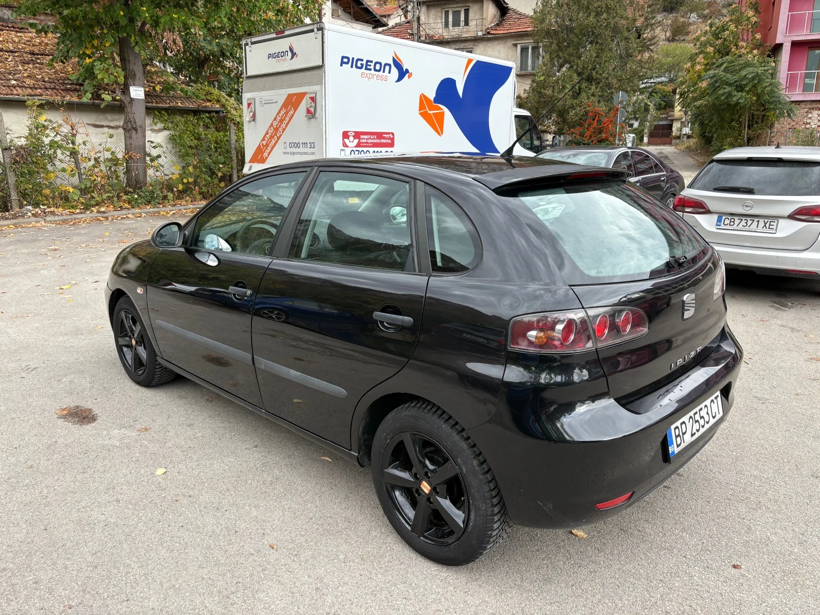Seat Ibiza 1.4, снимка 4 - Автомобили и джипове - 56542891