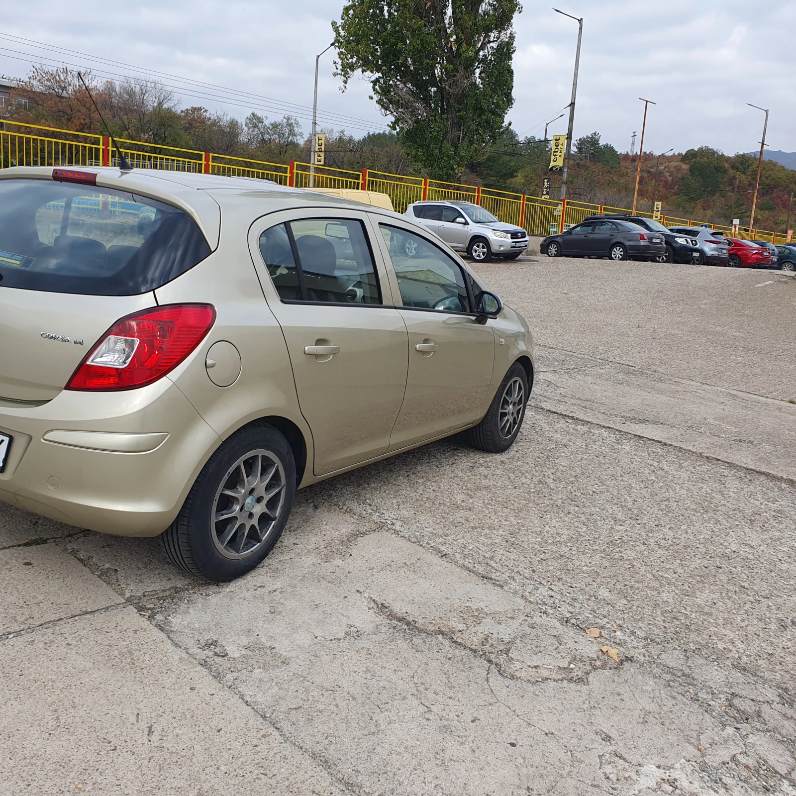 Opel Corsa 1.4, снимка 3 - Автомобили и джипове - 56655723