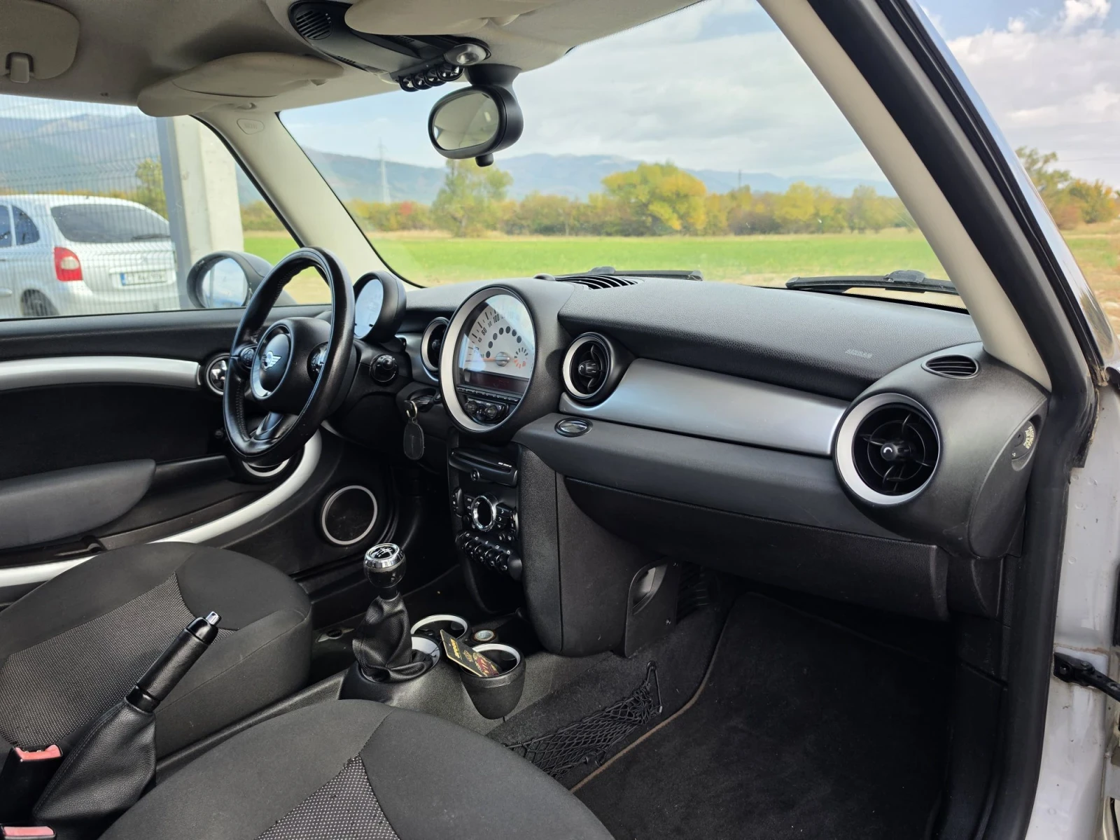 Mini Clubman 1.6 i, снимка 15 - Автомобили и джипове - 56659486