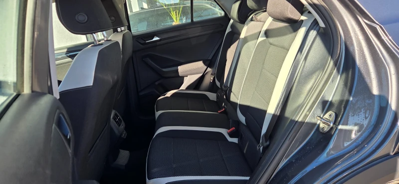 VW T-Roc 4 MOTION ; FULL LED ; DIGITAL ; КОЖА ; 7 DSG, снимка 11 - Автомобили и джипове - 51763623