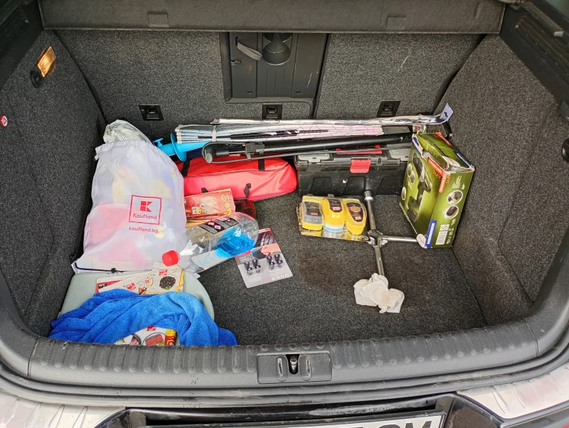 VW Tiguan 2.0 TSI Sport & Style, снимка 13 - Автомобили и джипове - 52548830