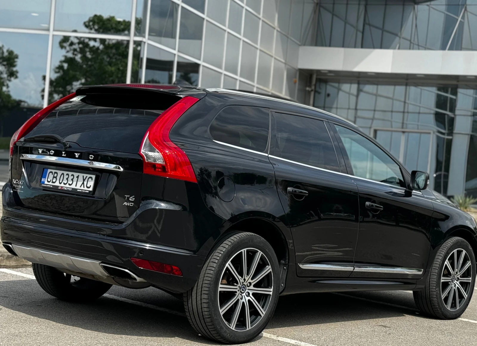 Volvo XC60 T6 AWD 3.0L 6цил 304кс - изображение 4