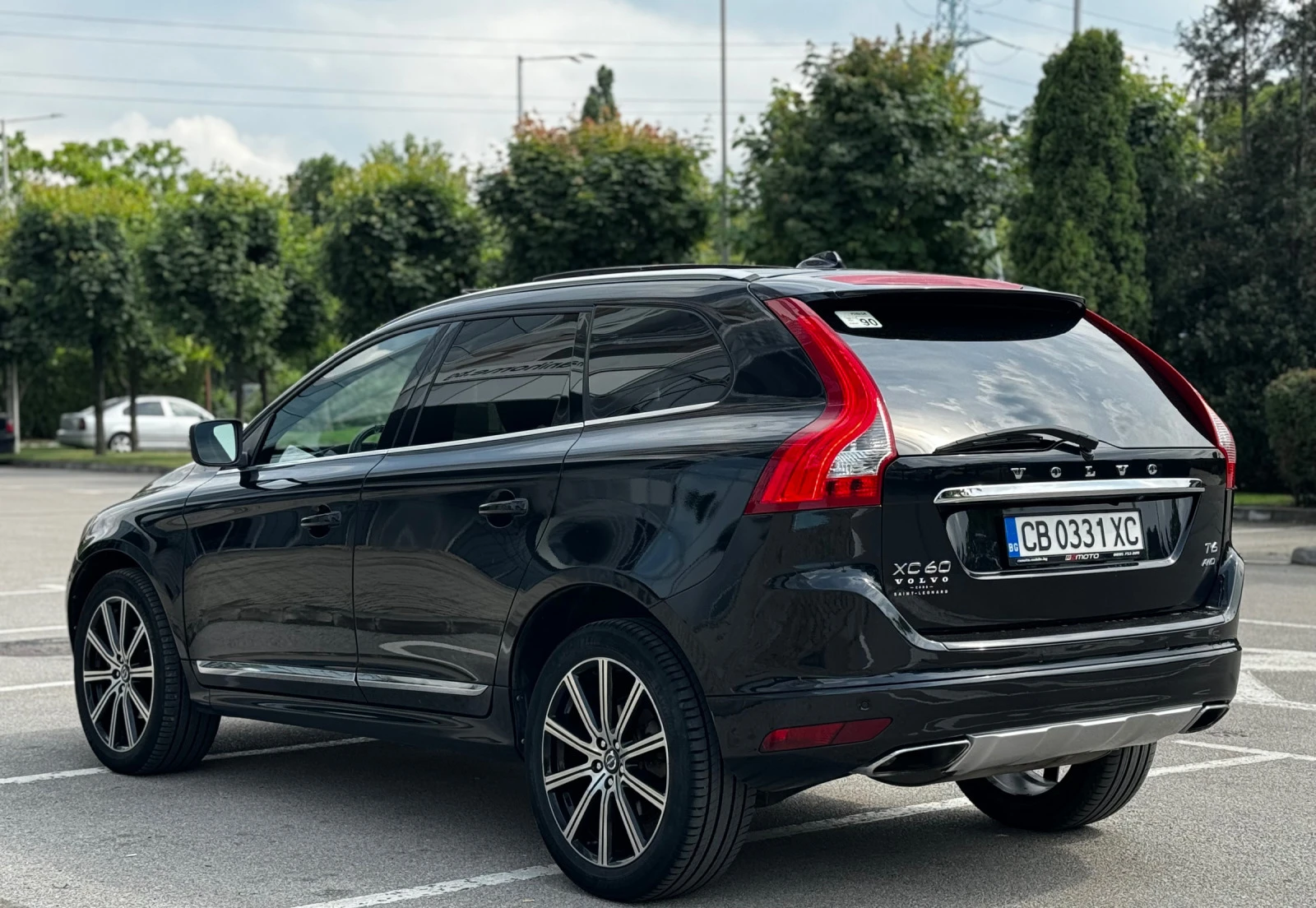 Volvo XC60 T6 AWD 3.0L 6цил 304кс - изображение 6