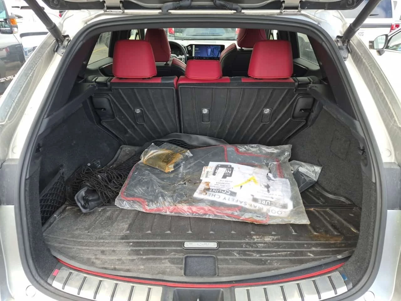 Lexus NX 450H+ /CARFAX/Дистроник/2 ключа/Пано/Обдух/Подгрев, снимка 12 - Автомобили и джипове - 53819556