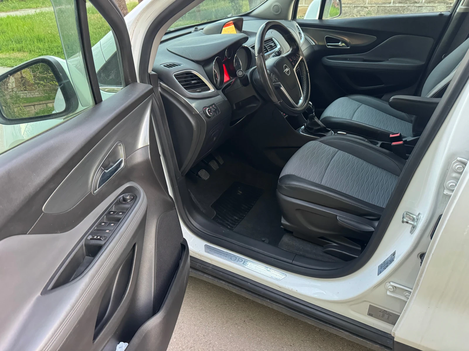 Opel Mokka ФУЛЛ ЕКСТРИ;:!!, снимка 8 - Автомобили и джипове - 54309667