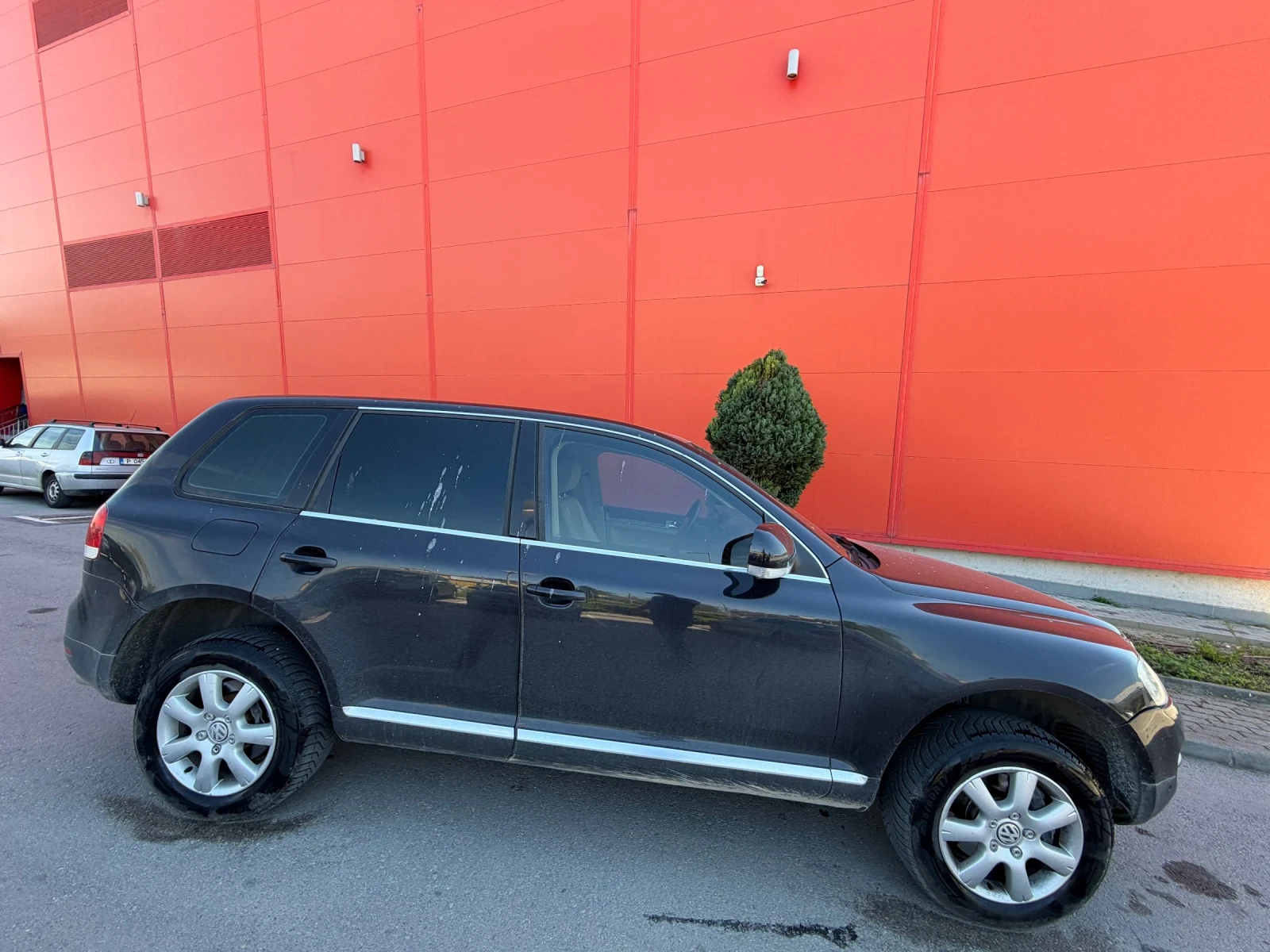 VW Touareg 3.0TDI* НА* ПРУЖИНИ* КОжа, снимка 4 - Автомобили и джипове - 54564755