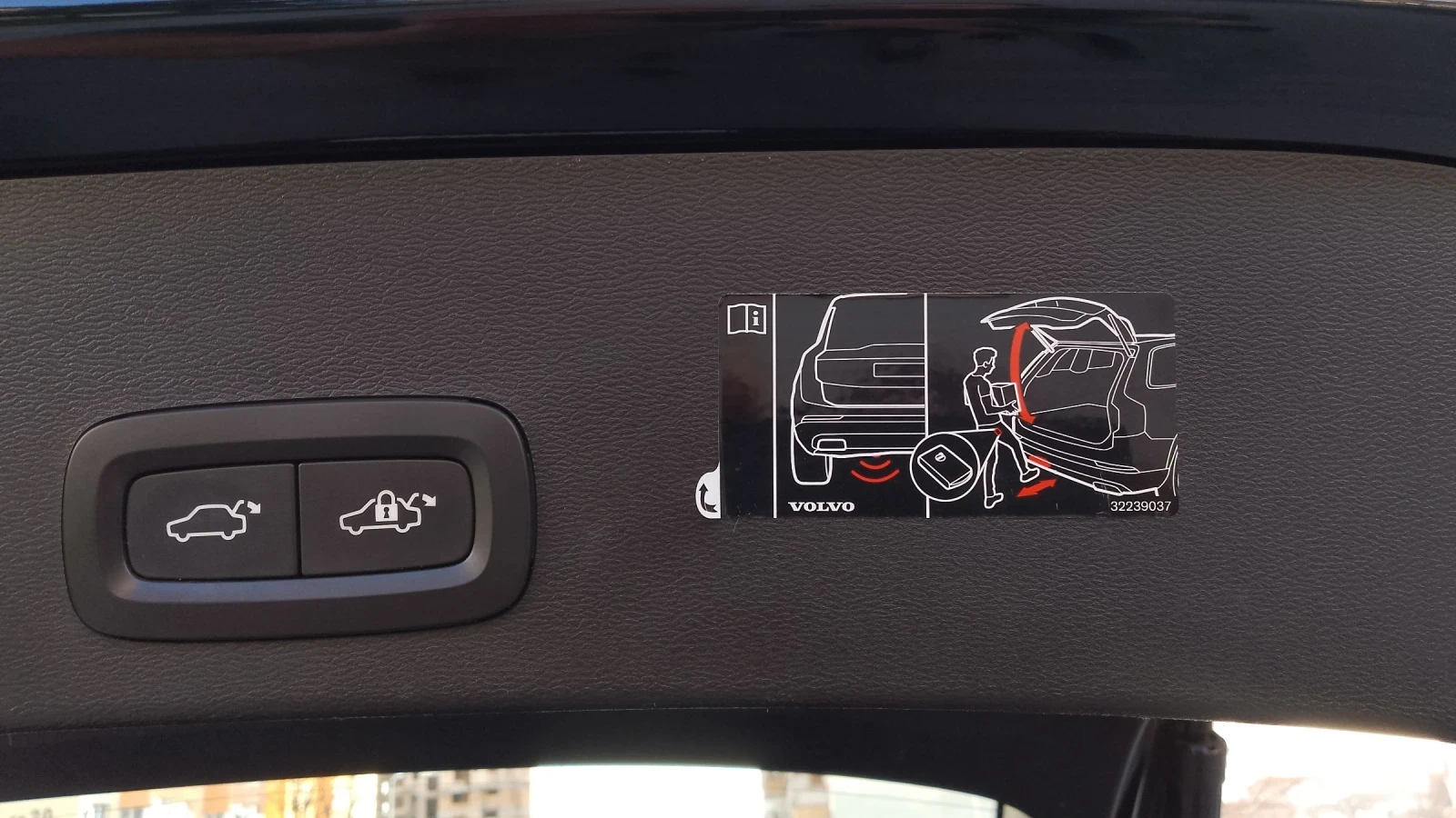 Volvo XC40 P8 Premium, 4x4, CAM360, Panorama, Alkantara, снимка 6 - Автомобили и джипове - 55043174