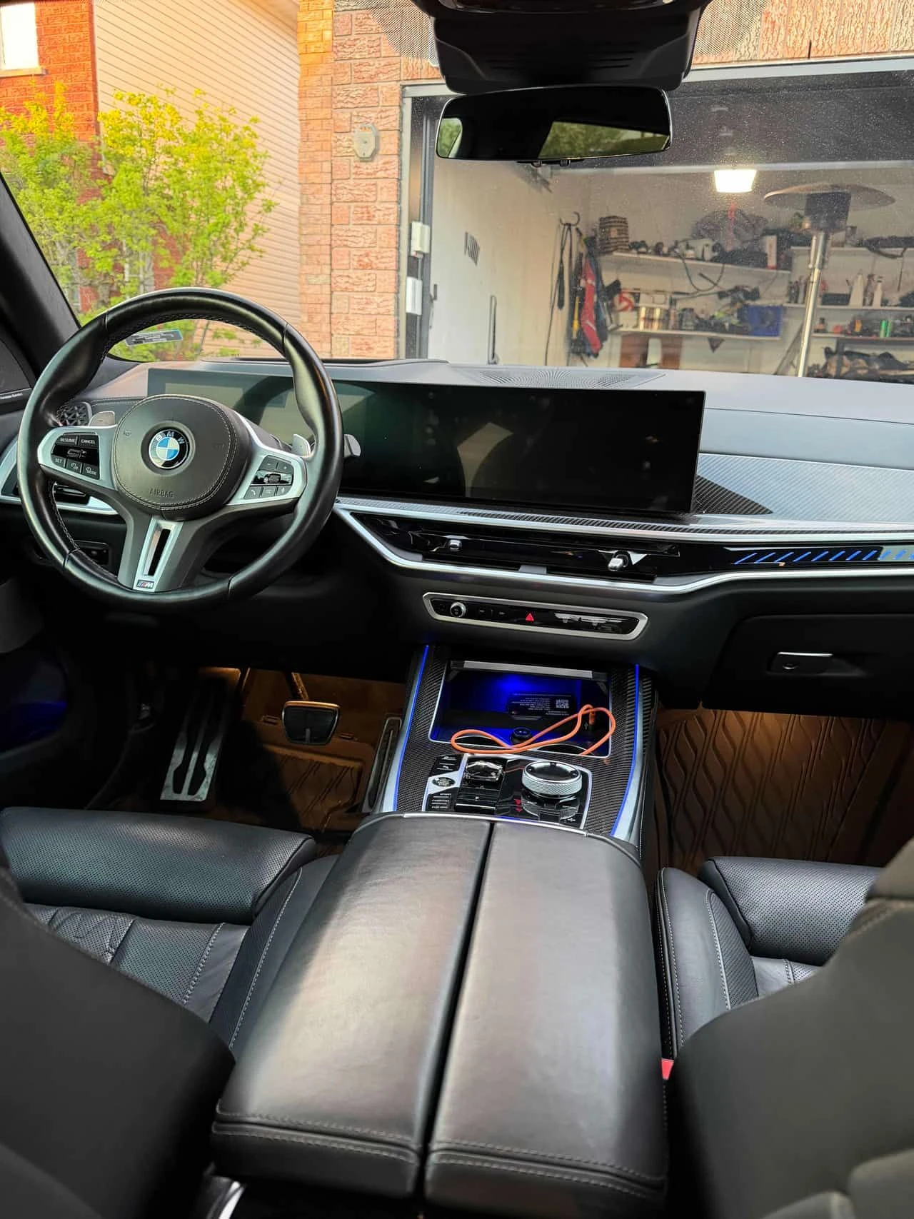 BMW X7 * M60i * АВТОКРЕДИТ БЕЗ ПЪРВОНАЧАЛНА ВНОСКА* , снимка 9 - Автомобили и джипове - 55603356