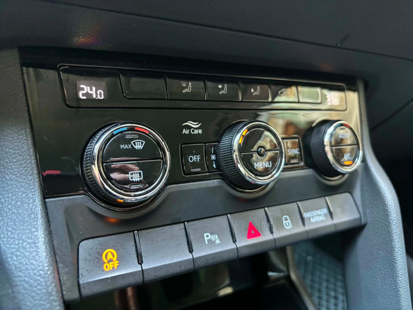 Skoda Karoq 1, 5 TSI 7DSG, снимка 11 - Автомобили и джипове - 55631630