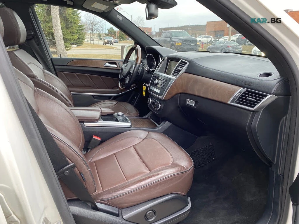 Mercedes-Benz GL 450 AMG* PANO* 360* 7МЕСТА* ПОДГРЕВ* М.ТОЧКА, снимка 7 - Автомобили и джипове - 55742621