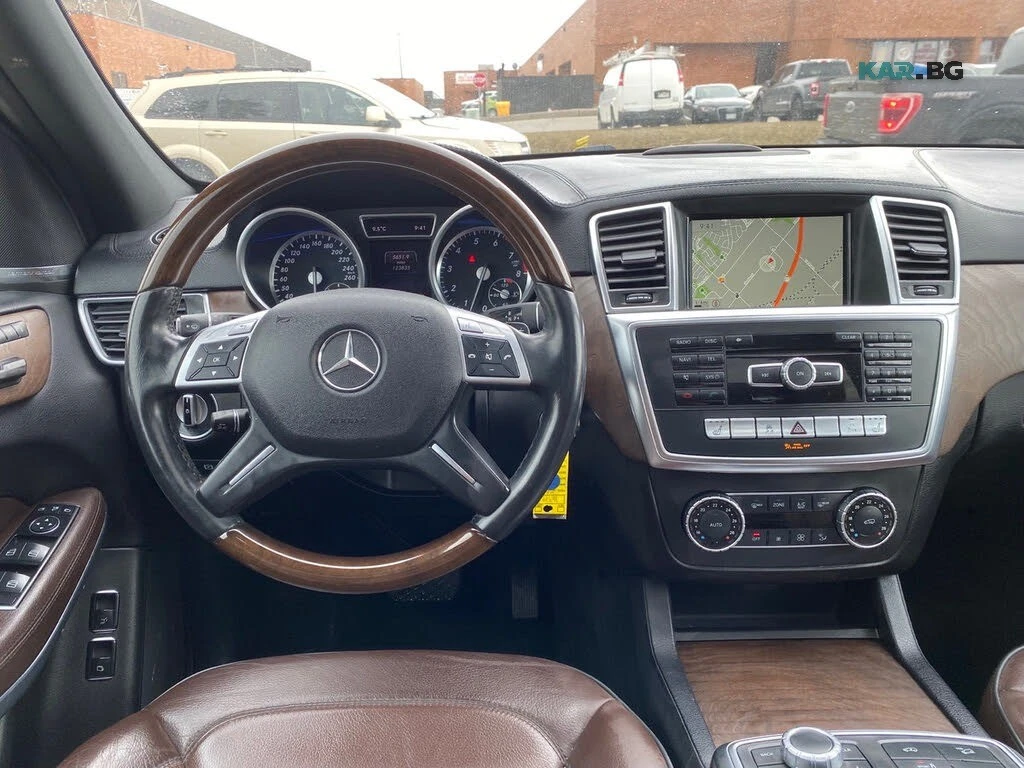 Mercedes-Benz GL 450 AMG* PANO* 360* 7МЕСТА* ПОДГРЕВ* М.ТОЧКА, снимка 9 - Автомобили и джипове - 55742621