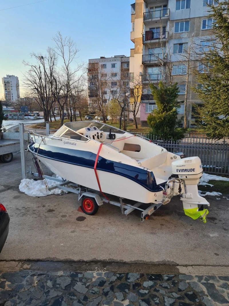 Лодка Vega Gabinata 6M/С каюта, снимка 2 - Воден транспорт - 41749634