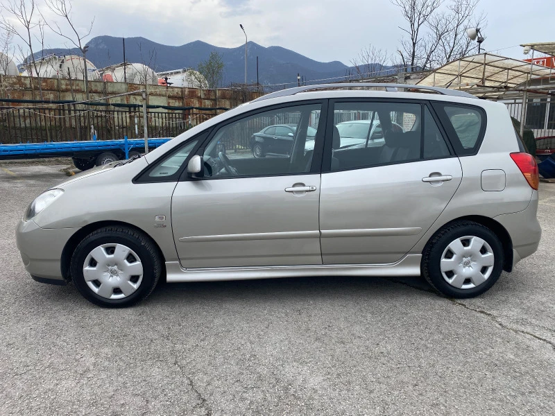 Toyota Corolla verso 2.0 D-4-D, снимка 7 - Автомобили и джипове - 47051451