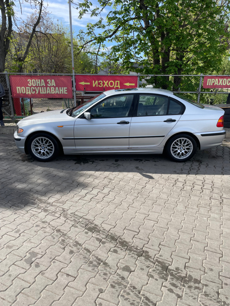 BMW 320, снимка 13 - Автомобили и джипове - 46393173