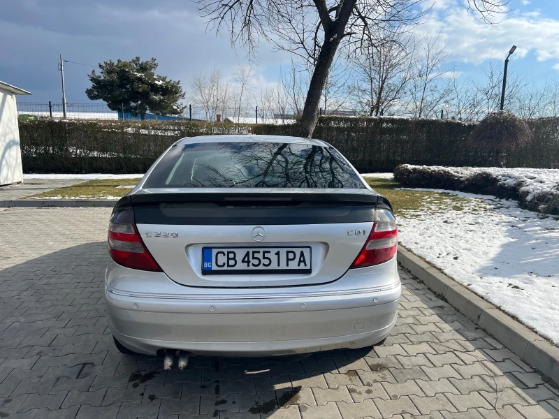 Mercedes-Benz C 220 Facelift Avantgarde Автоматик 150 коня, снимка 4 - Автомобили и джипове - 49381605