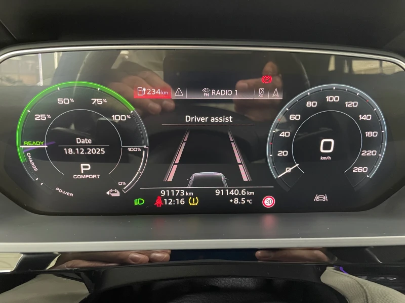 Audi E-Tron S line 50 Гаранция Коледна Цена 91% SOH, снимка 15 - Автомобили и джипове - 52743800