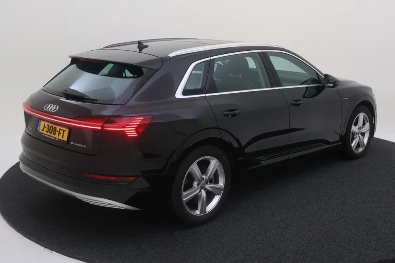 Audi E-Tron 50 Quattro, снимка 11 - Автомобили и джипове - 52743800