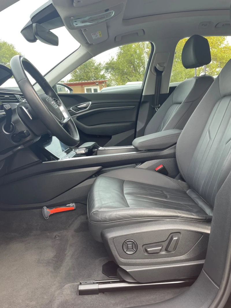 Audi E-Tron 50 Quattro, снимка 15 - Автомобили и джипове - 52743800