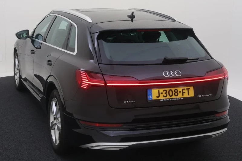 Audi E-Tron 50 Quattro, снимка 9 - Автомобили и джипове - 52743800