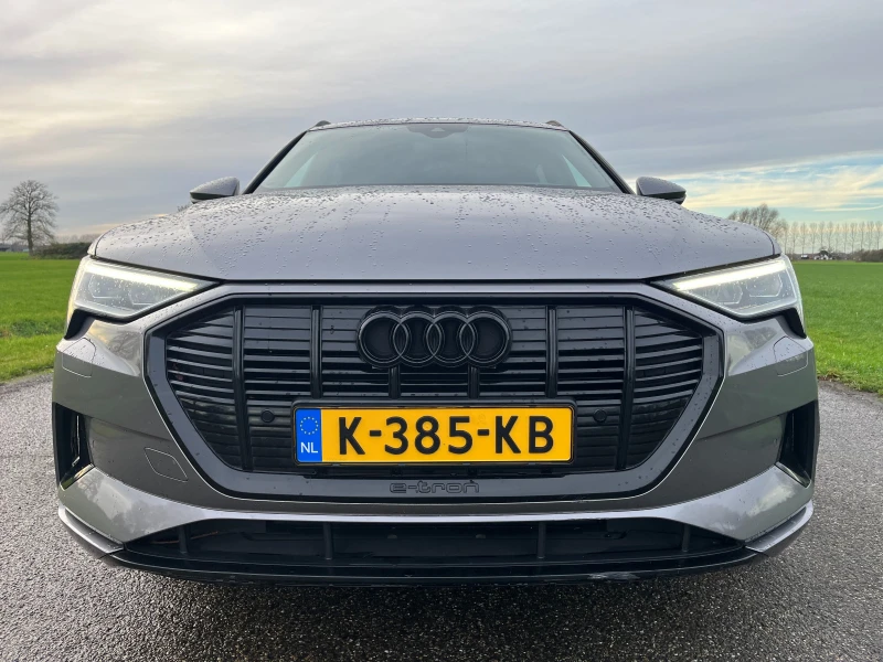 Audi E-Tron 50 SOH 94% Shadiw Line, снимка 8 - Автомобили и джипове - 53092976