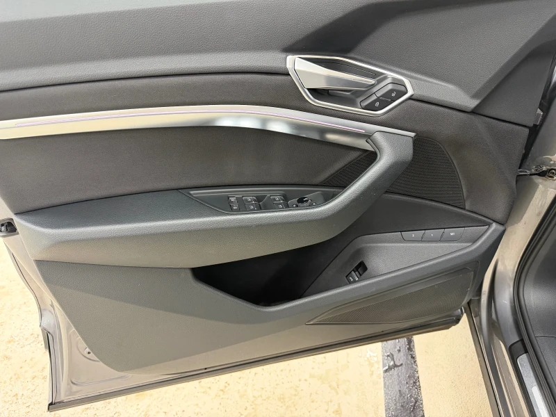 Audi E-Tron 50 SOH 94% Shadоw Line, снимка 11 - Автомобили и джипове - 53092976