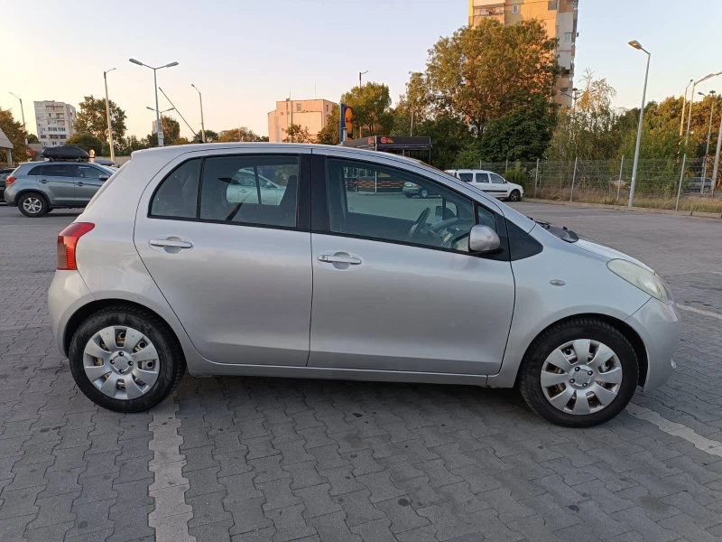 Toyota Yaris 1.3i, 87 к.с., снимка 2 - Автомобили и джипове - 52472875