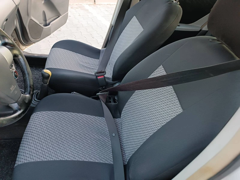 Toyota Yaris 1.3i, 87 к.с., снимка 10 - Автомобили и джипове - 52472875