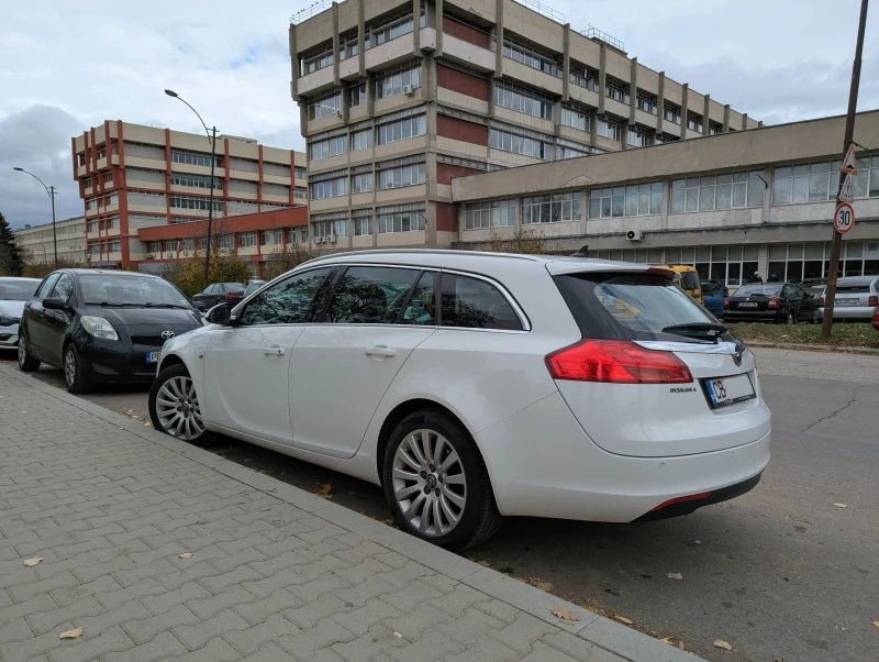 Opel Insignia, снимка 4 - Автомобили и джипове - 52337267