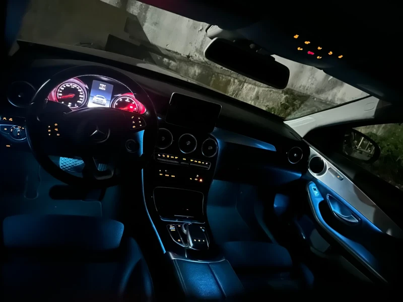 Mercedes-Benz C 220, снимка 16 - Автомобили и джипове - 53145617