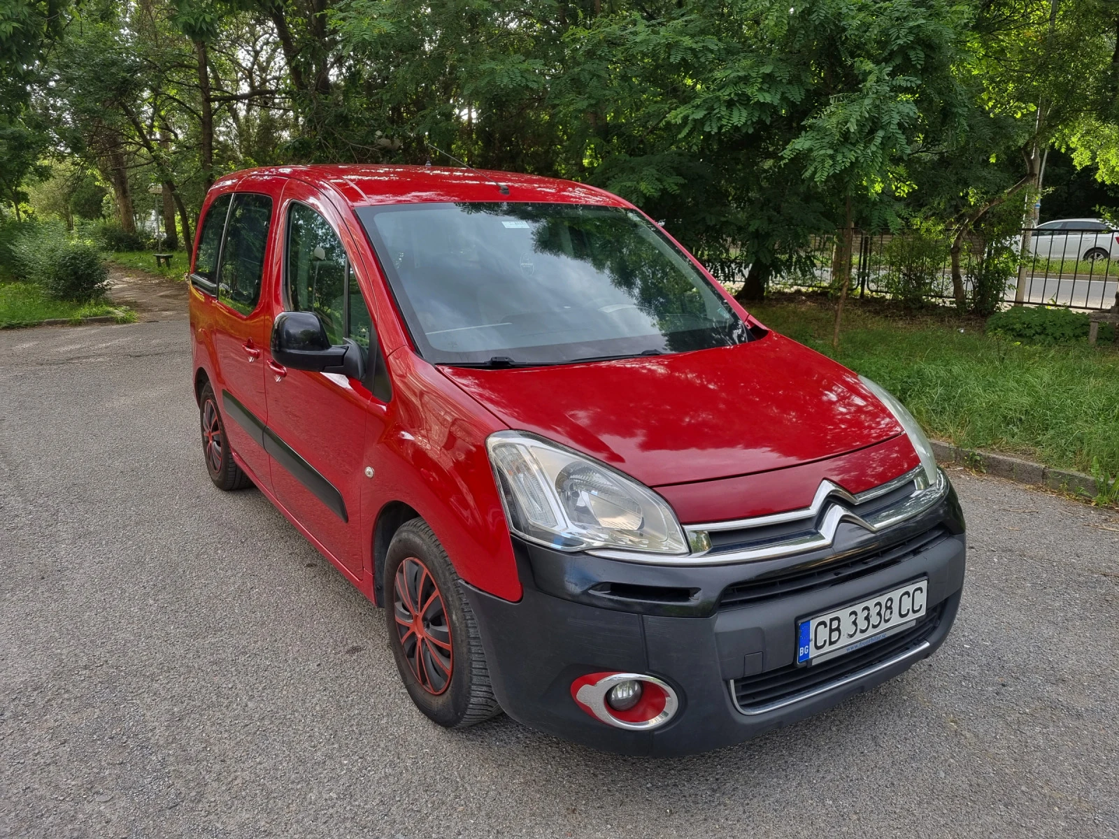 Citroen Berlingo 1.6 hdi AVTOMAT  - изображение 2