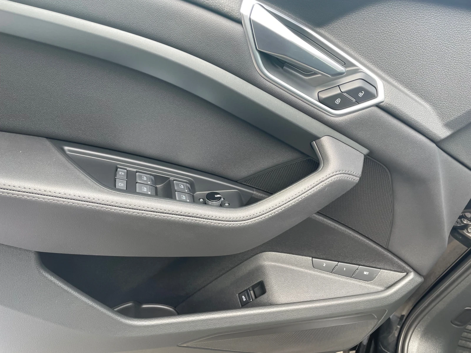 Audi E-Tron 50 Quattro - изображение 5