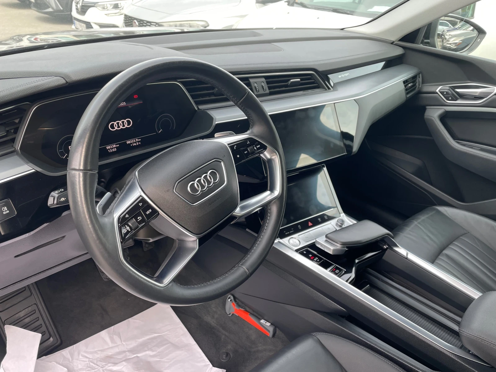 Audi E-Tron 50 Quattro - изображение 3