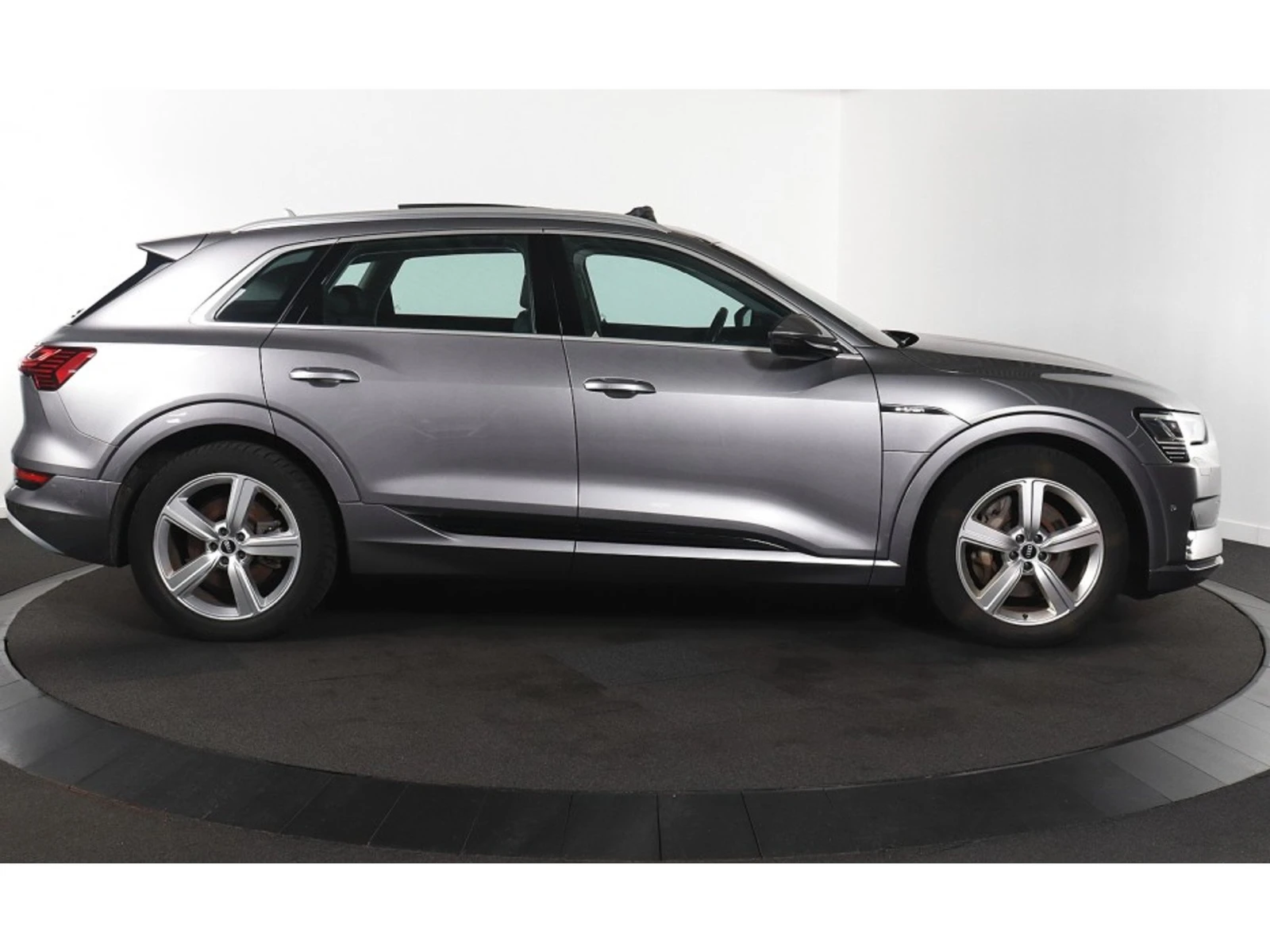 Audi E-Tron 50 ��������| ��������| Matrix LED| ������ | Mobile.bg � ����������� 4