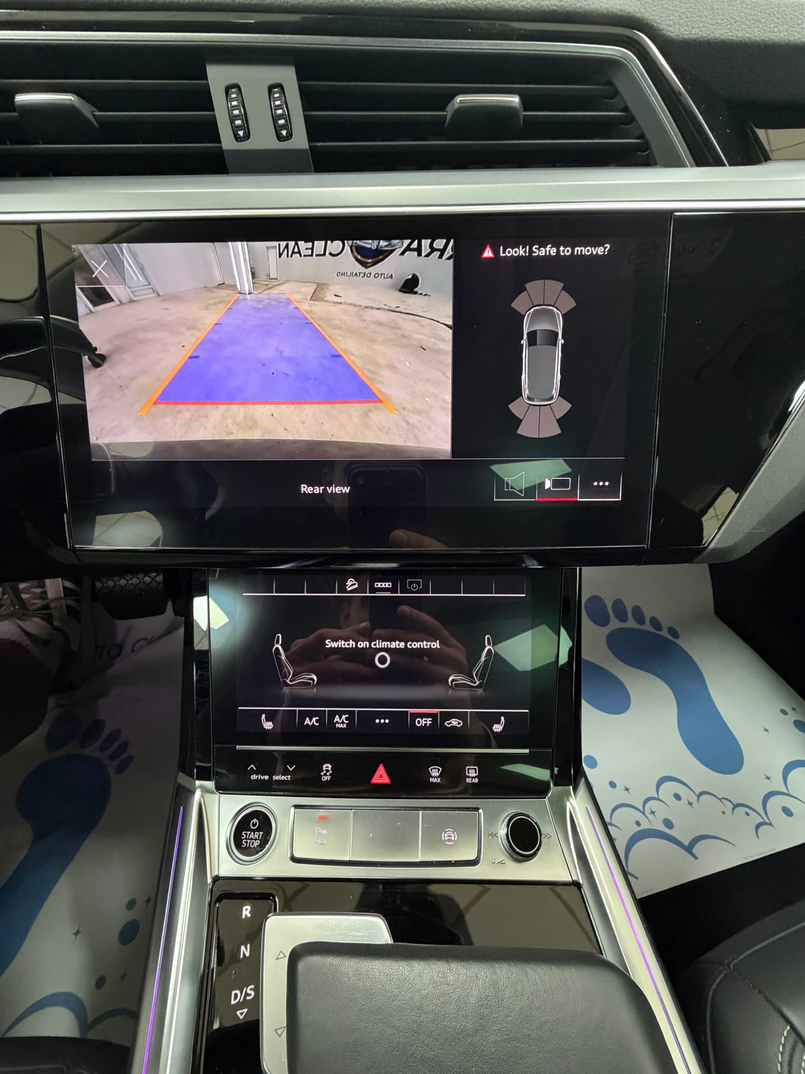 Audi E-Tron 94%SOH/МатриченLED/Пано/Камера/Амбиетно/Кожа, снимка 12 - Автомобили и джипове - 54035138