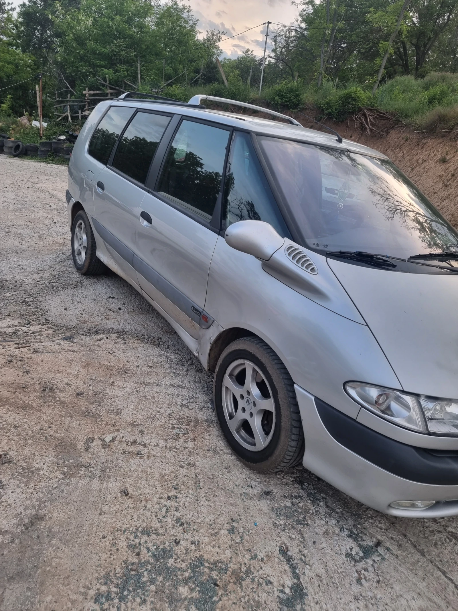 Renault Grand espace 2.2dci 115ks - изображение 2