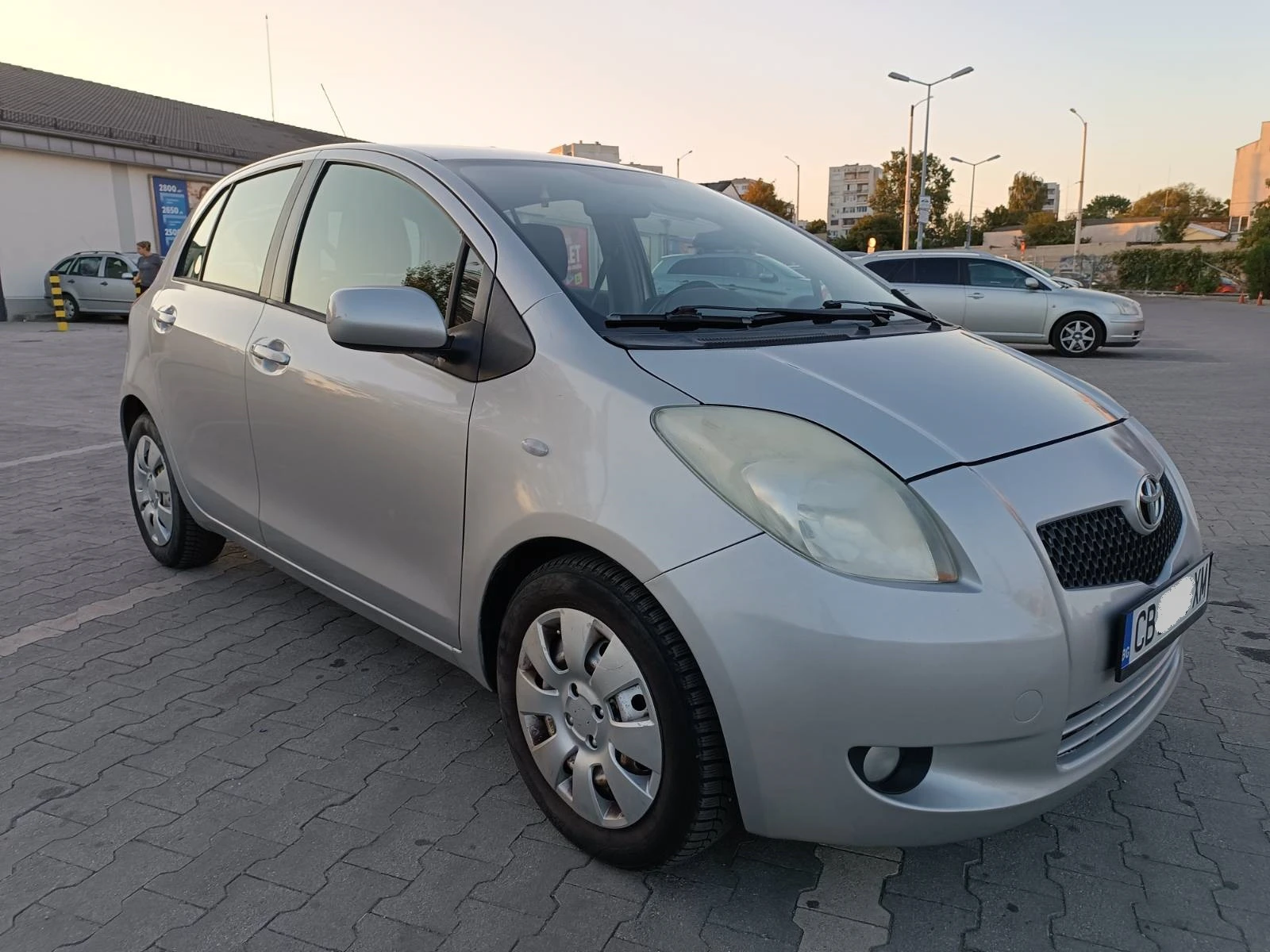 Toyota Yaris 1.3i, 87 �.�. | Mobile.bg � ����������� 1