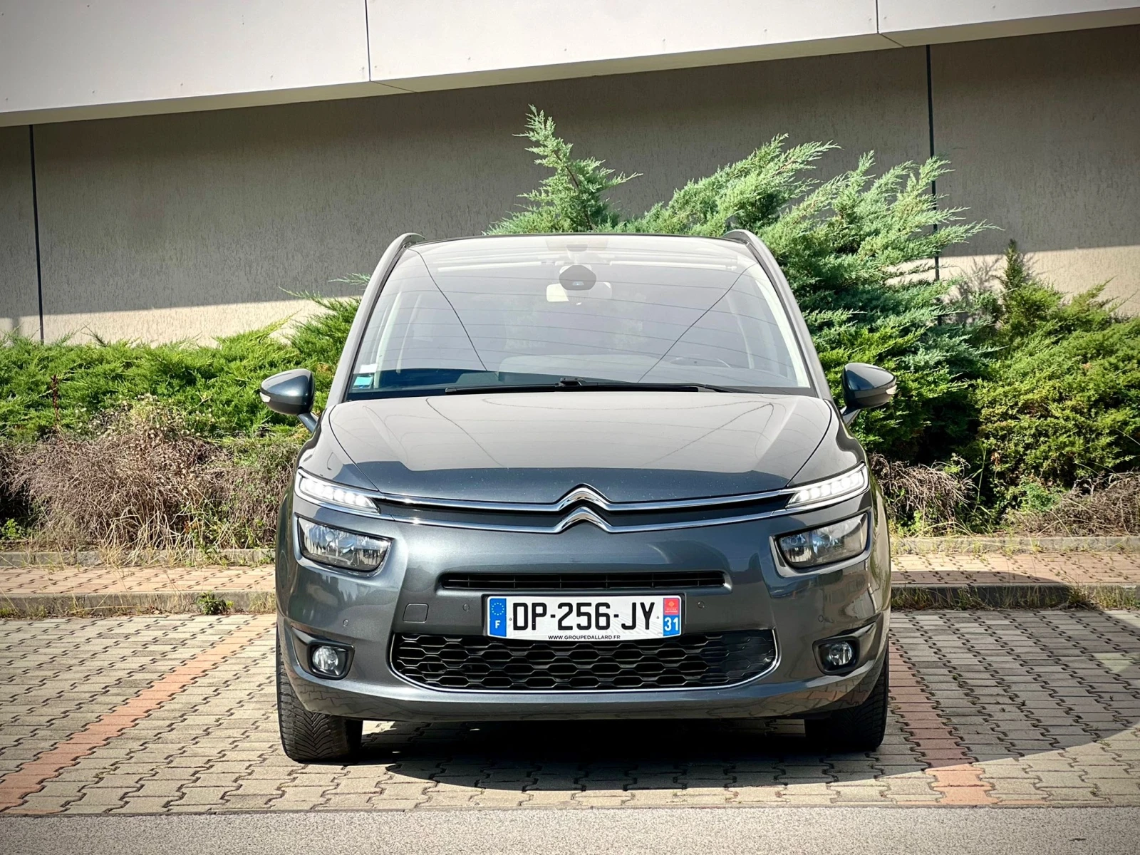 Citroen Grand C4 Picasso 2.0HDI Лизинг през Уникредит по 290 лева на месец - изображение 2