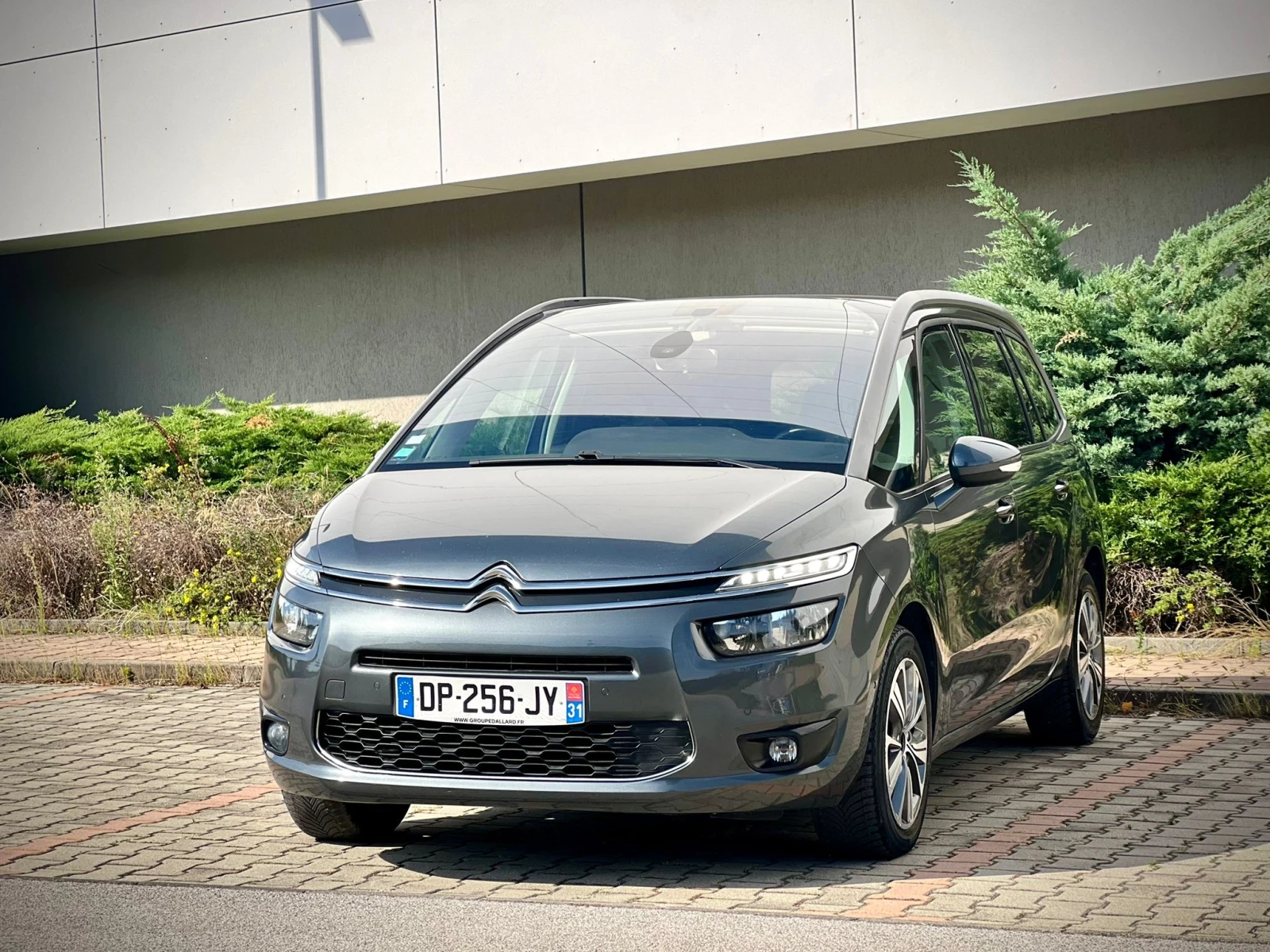 Citroen Grand C4 Picasso 2.0HDI Лизинг през Уникредит по 290 лева на месец - изображение 7