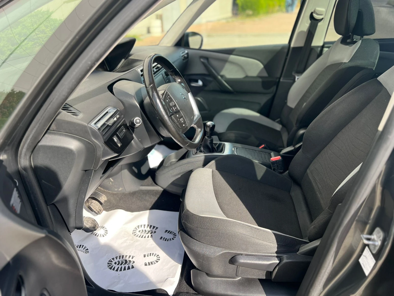 Citroen Grand C4 Picasso 2.0HDI Лизинг през Уникредит по 290 лева на месец - изображение 8